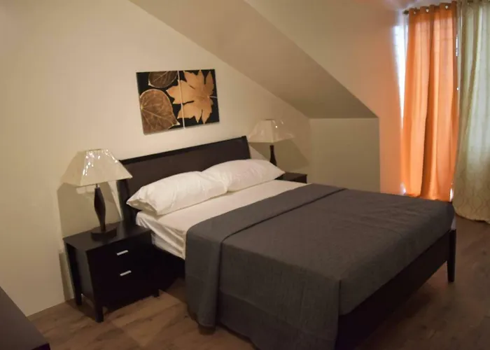 Megumi's 3br With Balconies *